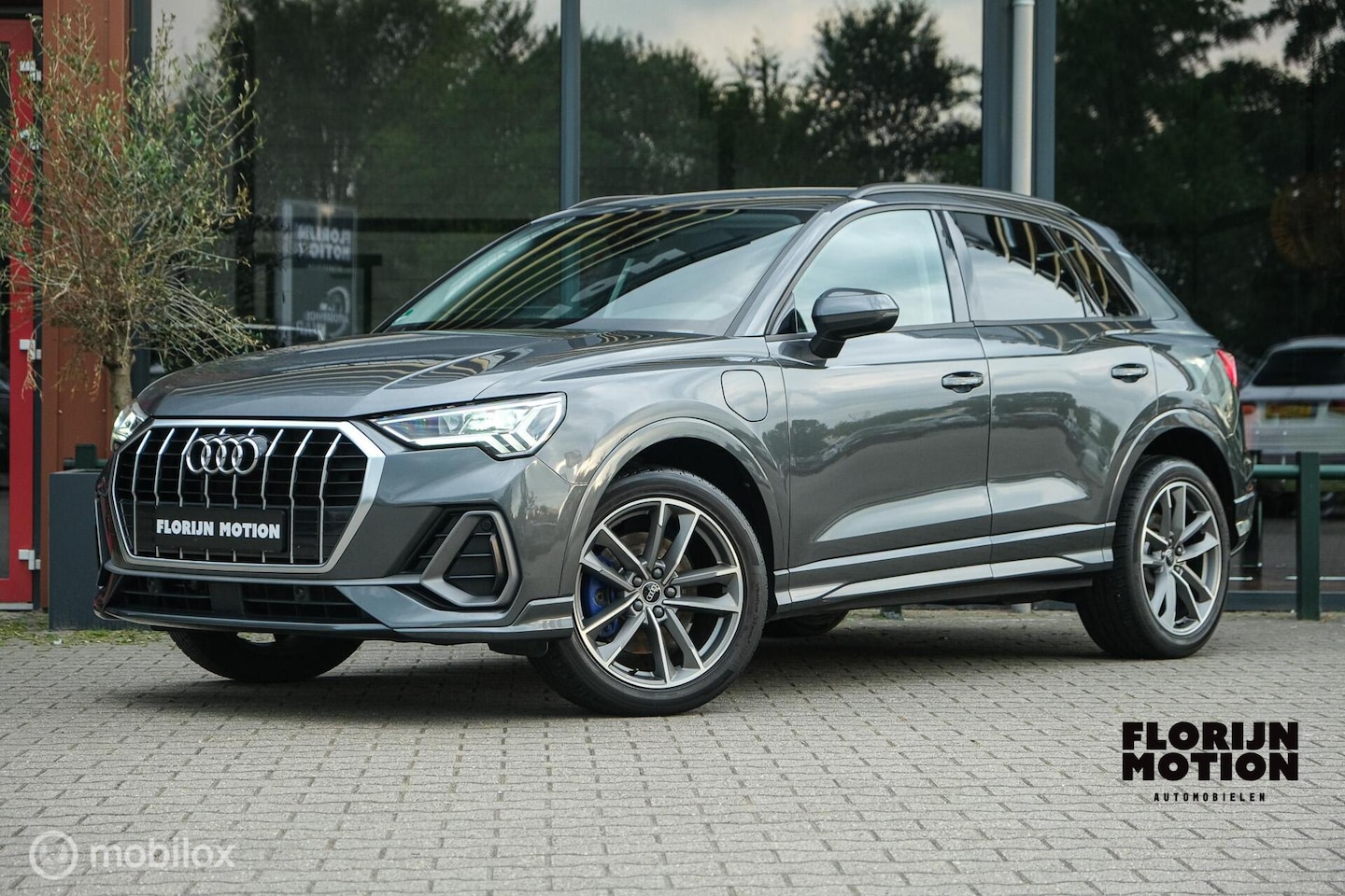 Audi Q3 - 45 TFSI e S edition | ACC | Sportstoelen | Trekhaak | Stoelverwarming | LED | 19 Inch | Ca - AutoWereld.nl