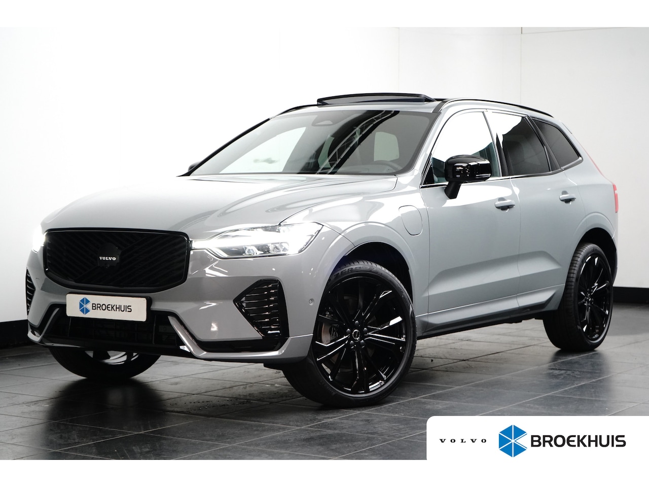 Volvo XC60 - 2.0 T6 Plug-in hybrid AWD Plus Black Edition | Luchtvering | HU-Display | Trekhaak | 360 C - AutoWereld.nl