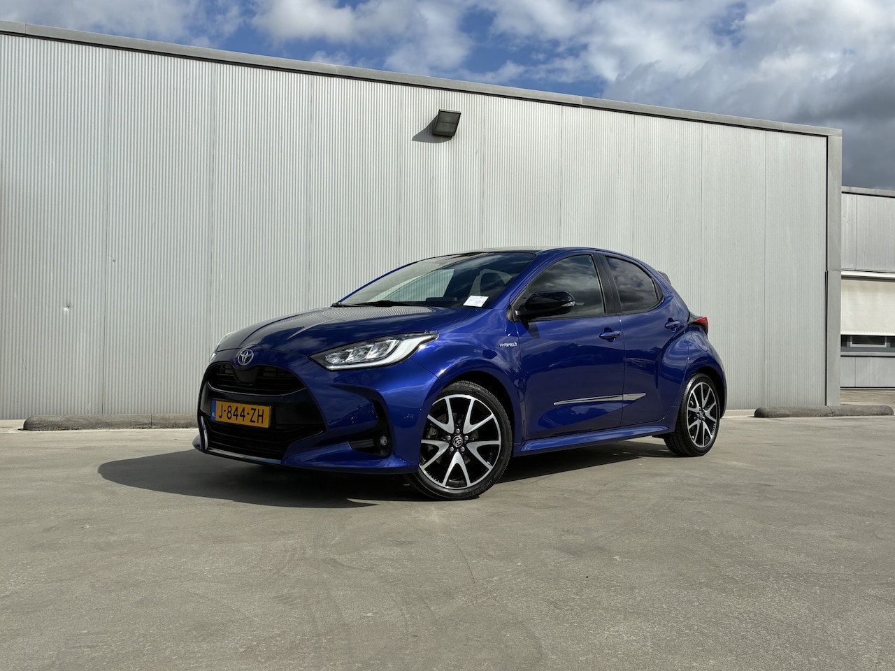 Toyota Yaris - 1.5 Hybrid Executive Panoramadak | JBL audio | parkeersensoren - AutoWereld.nl