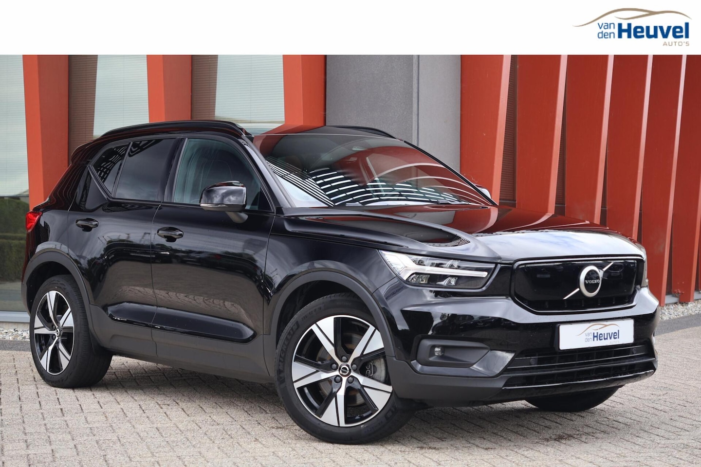 Volvo XC40 - Recharge P8 AWD R-Design | Trekhaak | Full Electric | Zero-emissie | Keyless - AutoWereld.nl