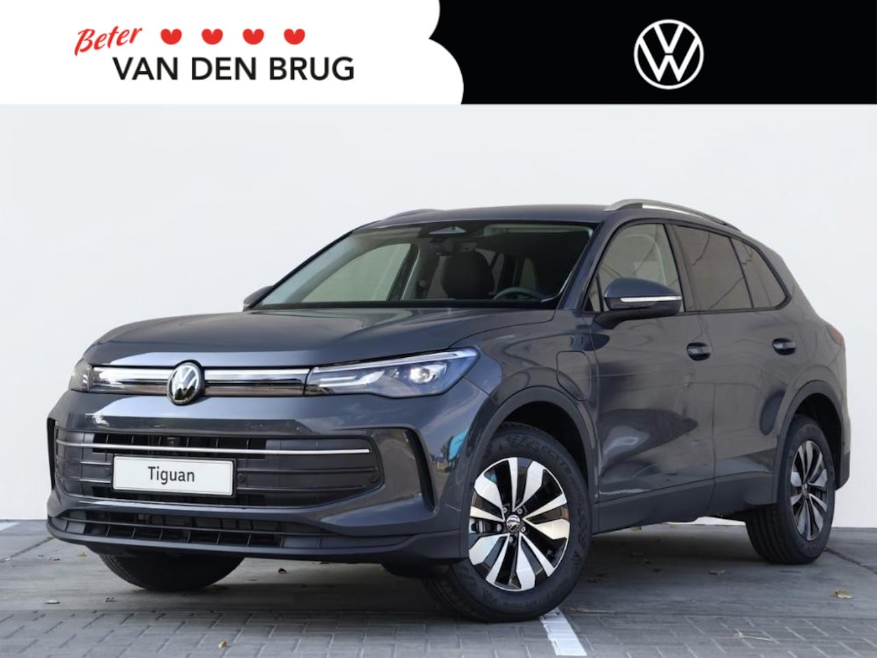 Volkswagen Tiguan - Limited Edition 1.5 eHybrid 204 PK | Trekhaak | Camera | Keyless | App-connect | - AutoWereld.nl