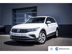 Volkswagen Tiguan - 1.5 150PK TSI DSG Life | Achteruitrijcamera | Cruise control adaptief met Stop&Go | Elektr