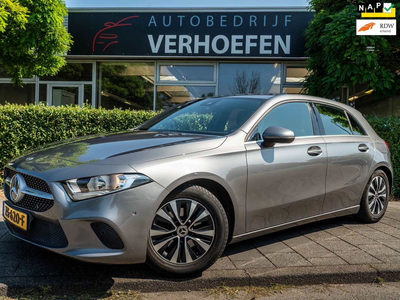 Mercedes-Benz A-klasse - 180 Business Solution - ADAPTIVE / LANE ASIST - APPLE CARPLAY - PARK CAMERA - ORG NL NAP - AutoWereld.nl