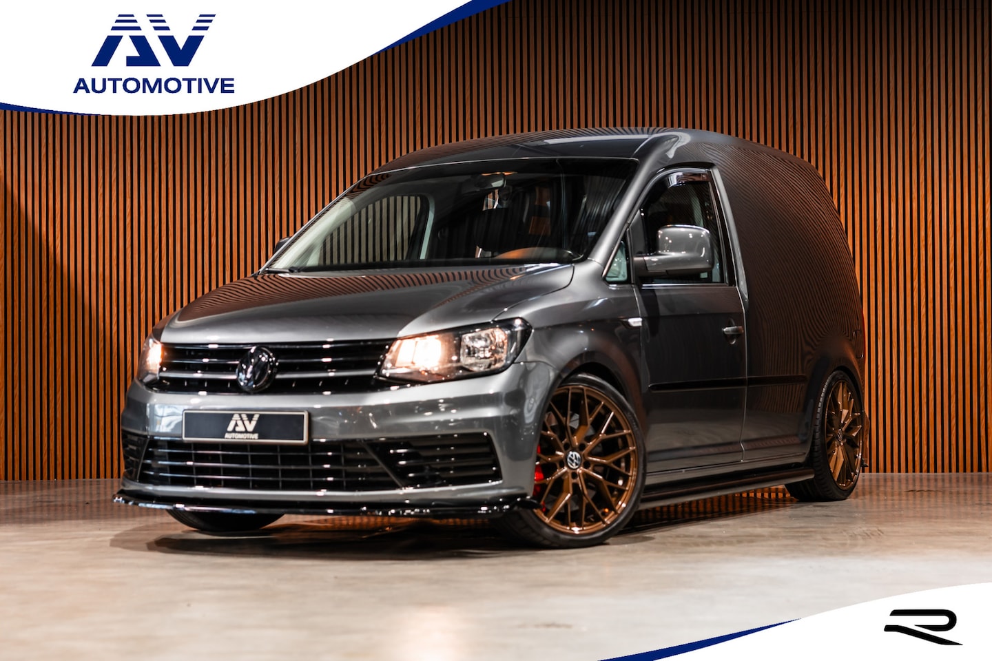 Volkswagen Caddy - 2.0 TDI 185 PK | R-Line | CarPlay | Camera | Lederen bekleding | 19’’ RS velgen | Schroefs - AutoWereld.nl