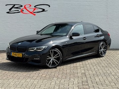BMW 3-serie - 318i Business Edition M-Sport Full Led Carplay Automaat Digital Dash Camera Leder Cruise N