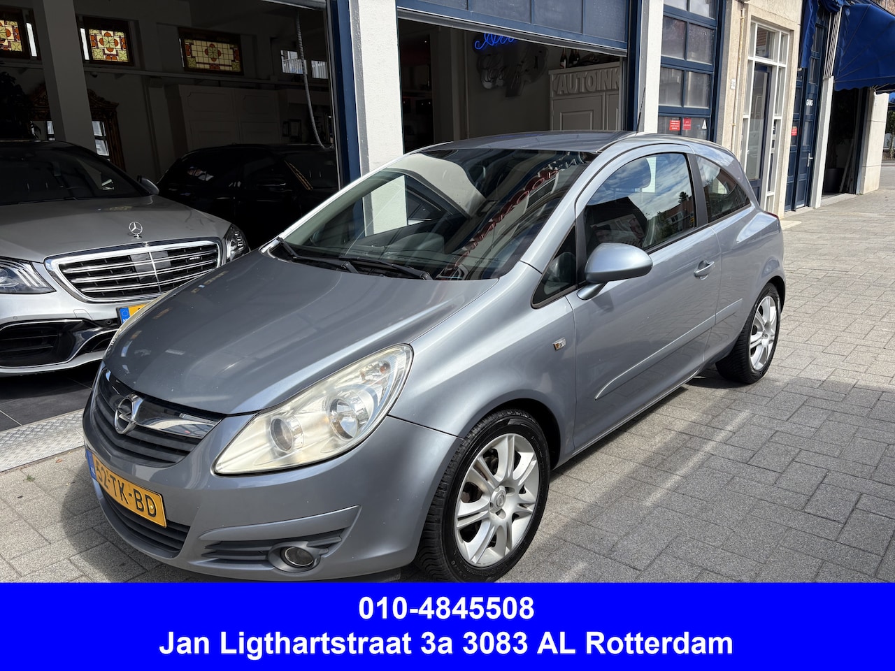 Opel Corsa - 1.2-16V Cosmo AIRCO/NAP/LM VELGEN/02-2027 - AutoWereld.nl