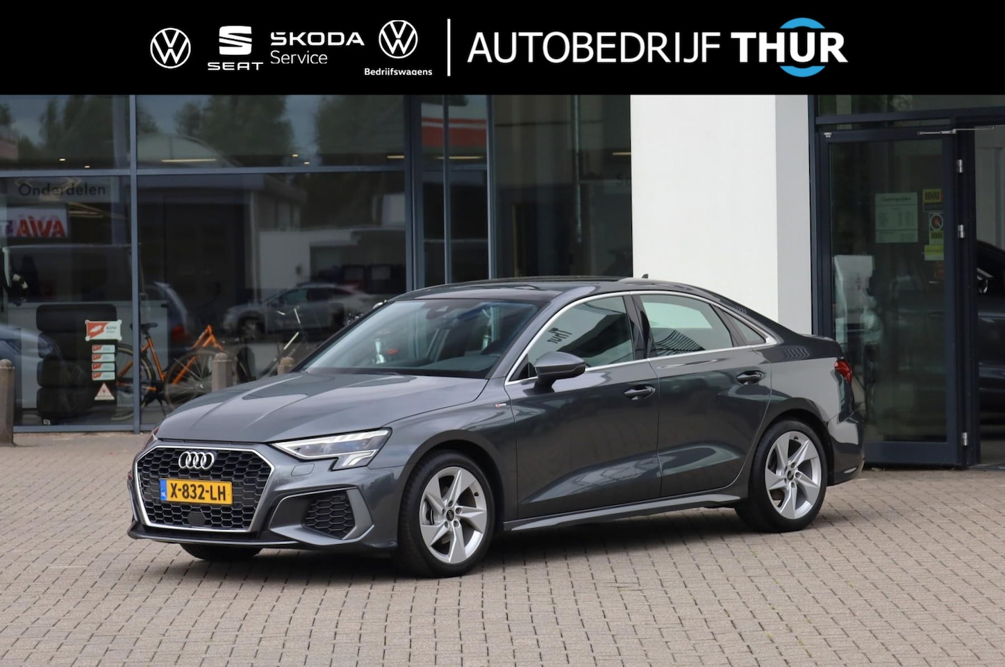 Audi A3 Limousine - 30 TFSI S edition 110PK / 81kW DSG, Panoramadak, verwarmbare voorstoelen, S-Line in- en ex - AutoWereld.nl