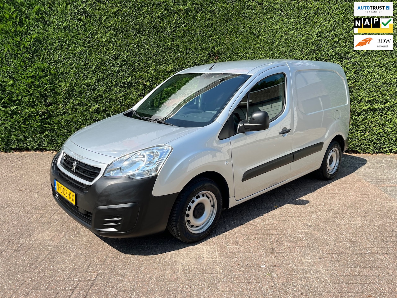 Peugeot Partner - 120 1.6 BlueHDi, Airco, Cruise, 60.000km , Eerste eigenaar ! - AutoWereld.nl