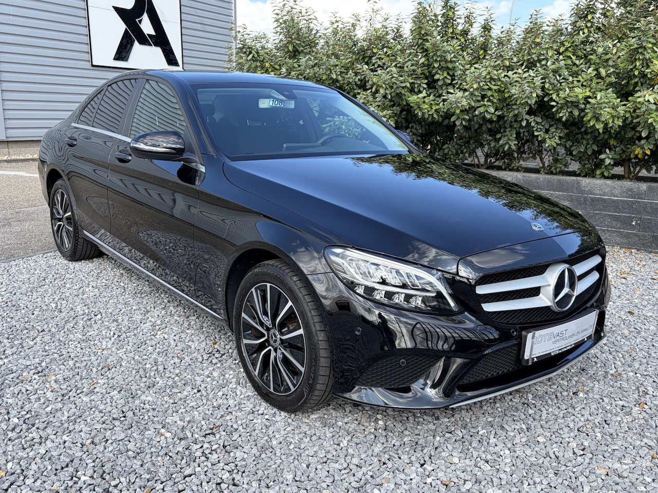 Mercedes-Benz C-klasse - 160 Business Solution |Navi|Cruis|LED|Camera|Trekhaak Zwart - AutoWereld.nl