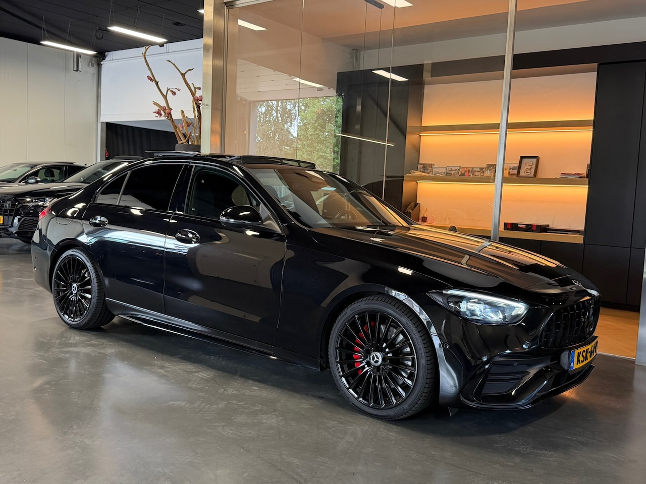 Mercedes-Benz C-klasse - 180 AMG Night Panorama Camera 63AMG Package - AutoWereld.nl