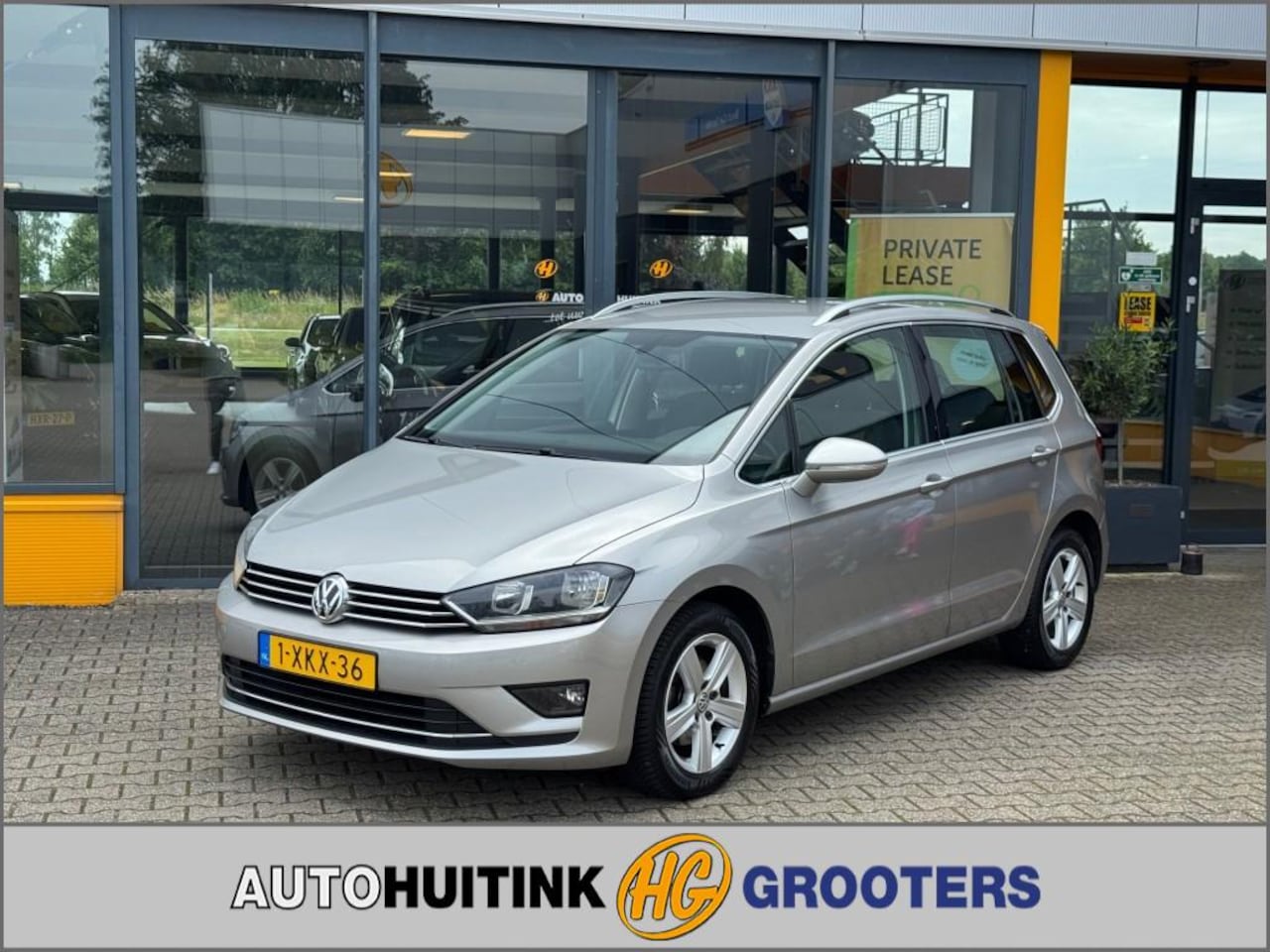 Volkswagen Golf Sportsvan - 1.4 TSI Highline - all season - trekhaak wegklapbaar - AutoWereld.nl