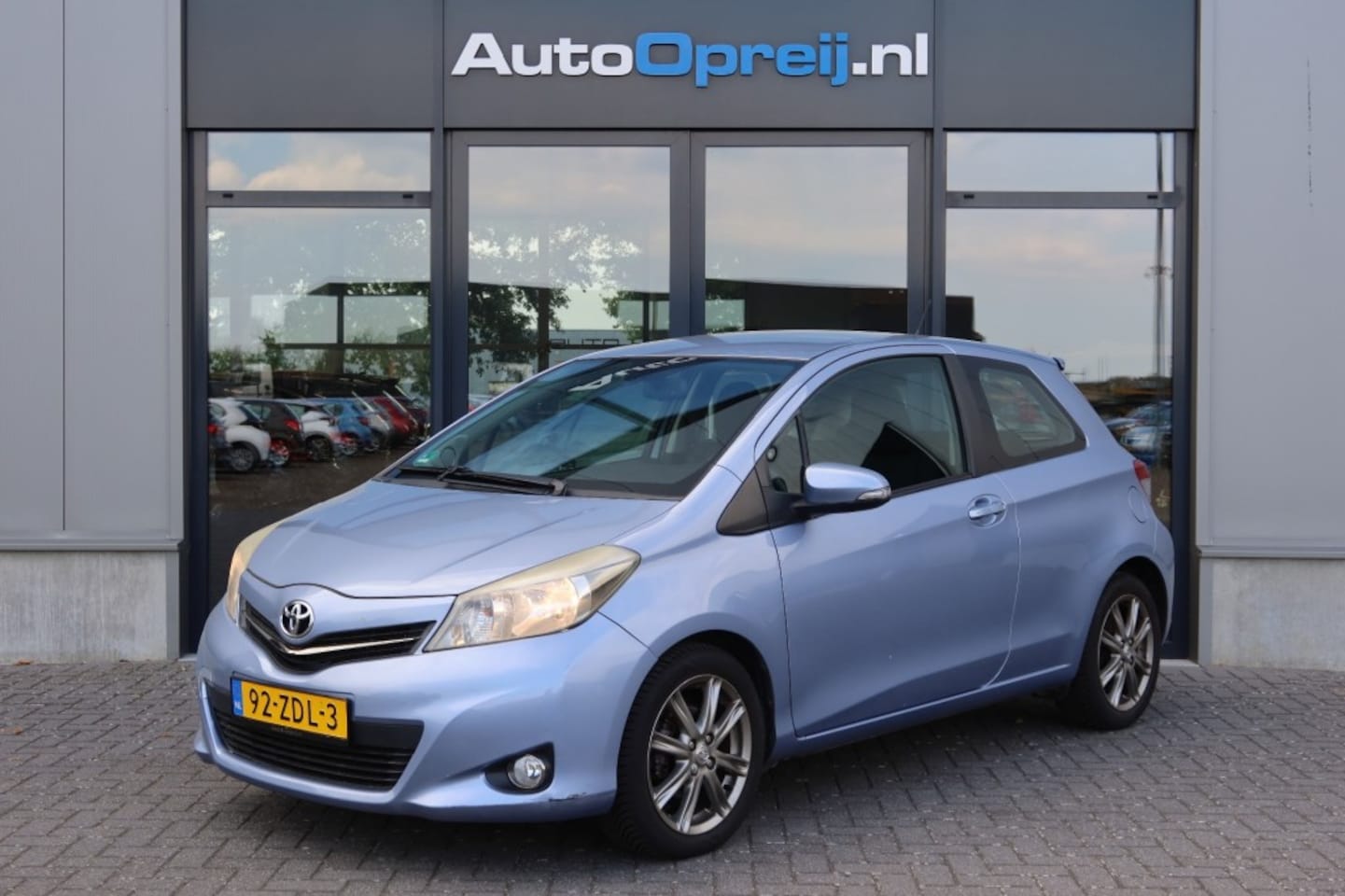 Toyota Yaris - 1.3 VVT-i Dynamic AUTOMAAT Clima, Cruise, 1e eigenaar, Dealer onderhouden - AutoWereld.nl