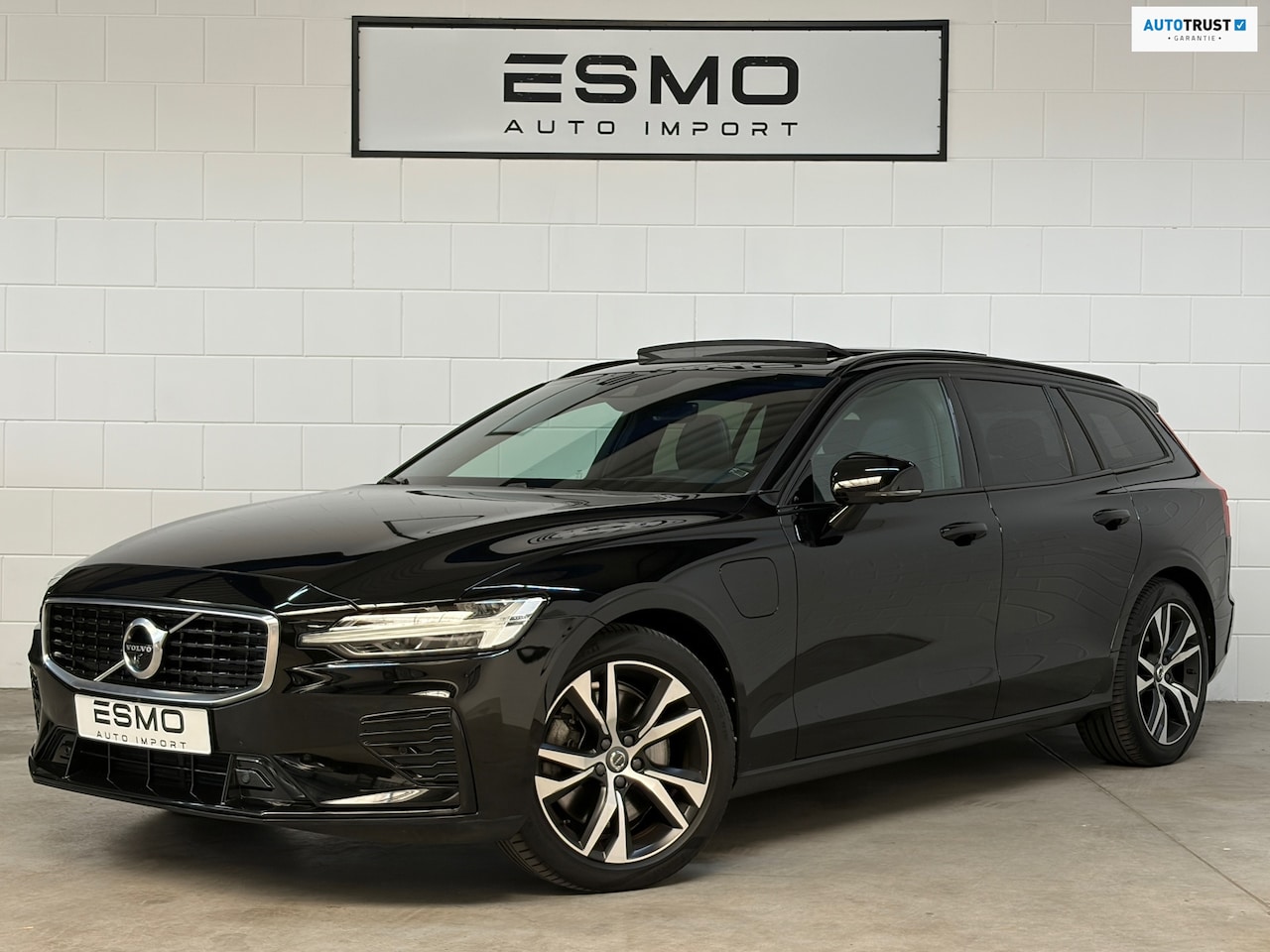 Volvo V60 - 2.0 T8 Recharge AWD R-Design Panoramadak HUD 360 Camera - AutoWereld.nl