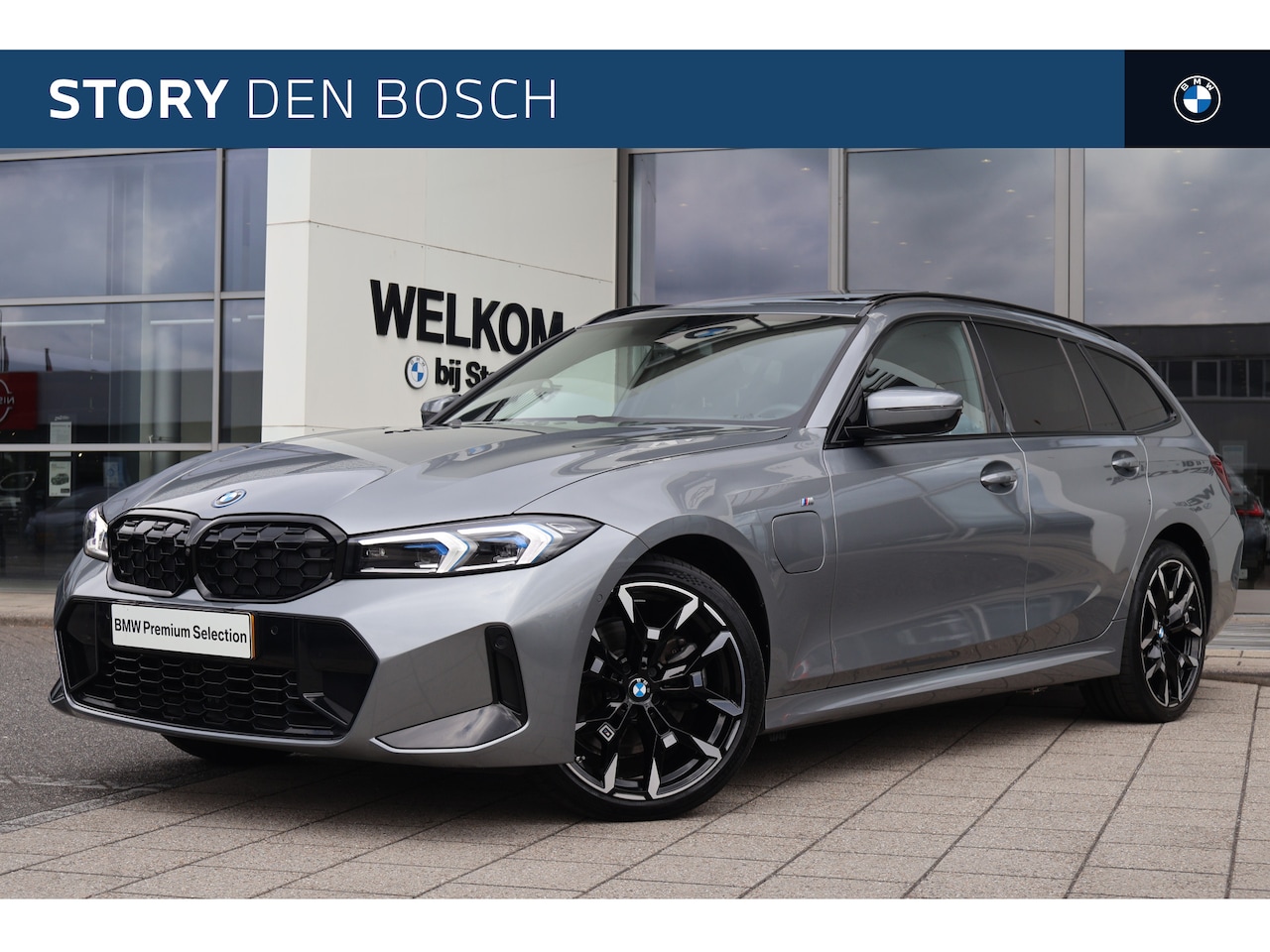 BMW 3-serie Touring - 330e M Sport Automaat / Panoramadak / Trekhaak / Sportstoelen / Adaptieve LED / Parking As - AutoWereld.nl