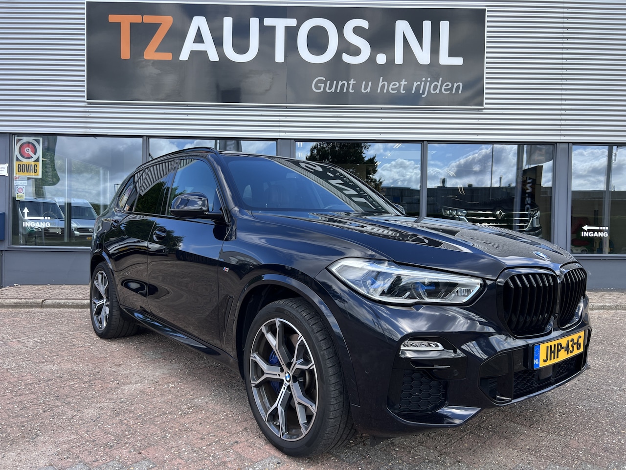 BMW X5 - xDrive45e M-Sport Lazer/Softclose/Trekhaak - AutoWereld.nl