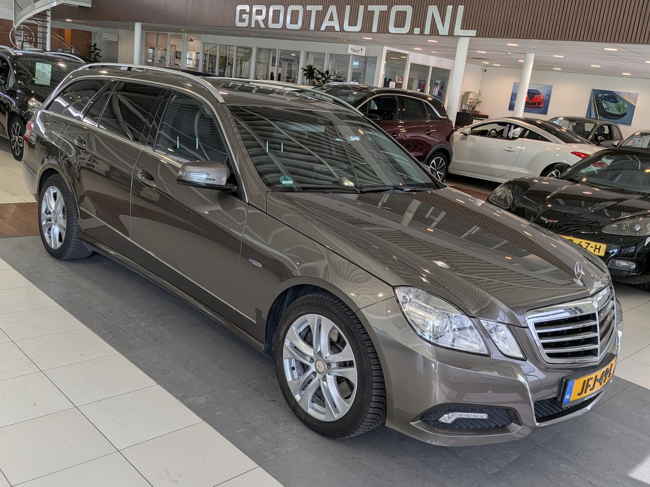 Mercedes-Benz E-klasse Estate - 250 CGI Business Class Avantgarde Automaat Airco, Cruise Control, Trekhaak, Stuurbekrachti - AutoWereld.nl