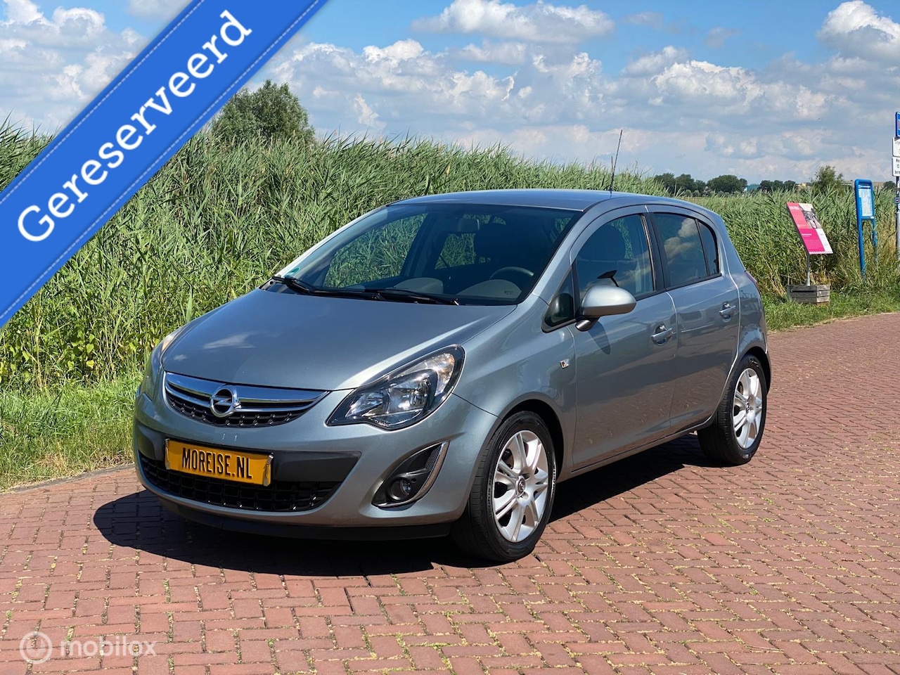 Opel Corsa - 5 drs 1.4 Cosmo 01-'15 Airco Navi Veel Opties !! - AutoWereld.nl