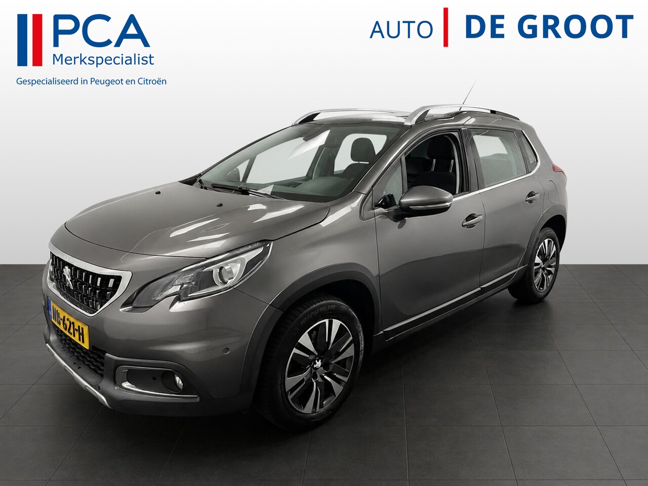 Peugeot 2008 - ALLURE Automaat 110pk Navi+Carplay | Panodak | Trekhaak - AutoWereld.nl