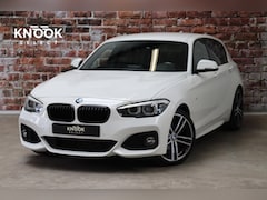 BMW 1-serie - 118i Executive M Sport Pakket Automaat 5 deurs / Navigatiesysteem / 18 Inch / LED / Trekha