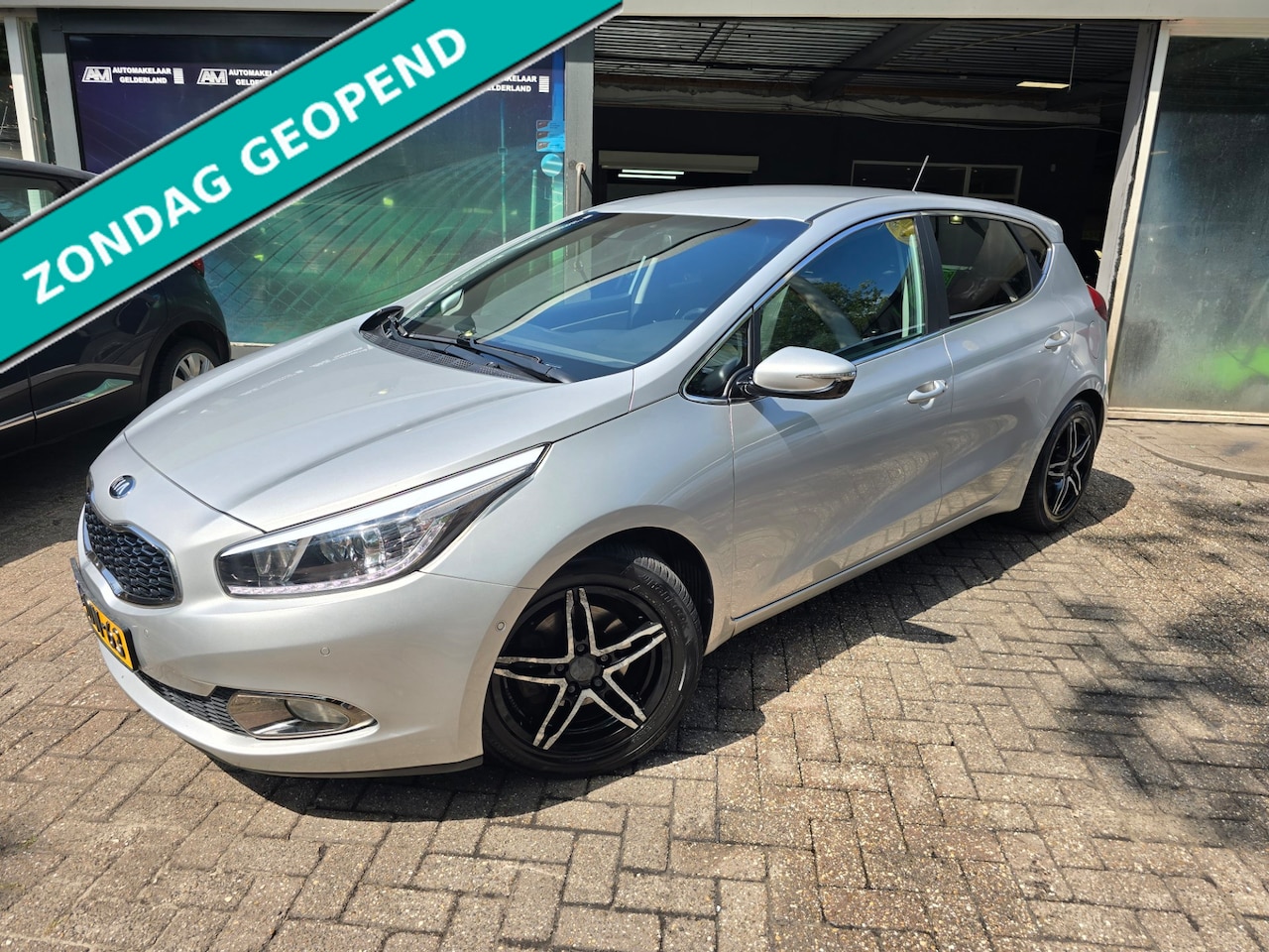 Kia Cee'd - 1.6 GDI Super Pack | 3/6 OF 12MND GARANTIE | CAMERA | NAVI | CRUISE | LMV | - AutoWereld.nl