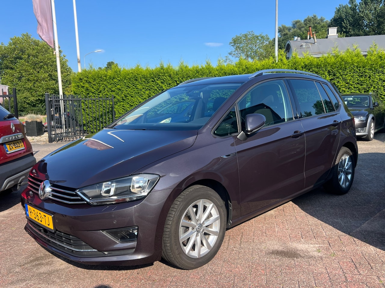 Volkswagen Golf Sportsvan - 1.2 TSI Lounge # Stoelverw # Navi # Pdc # Acc # Carplay. - AutoWereld.nl