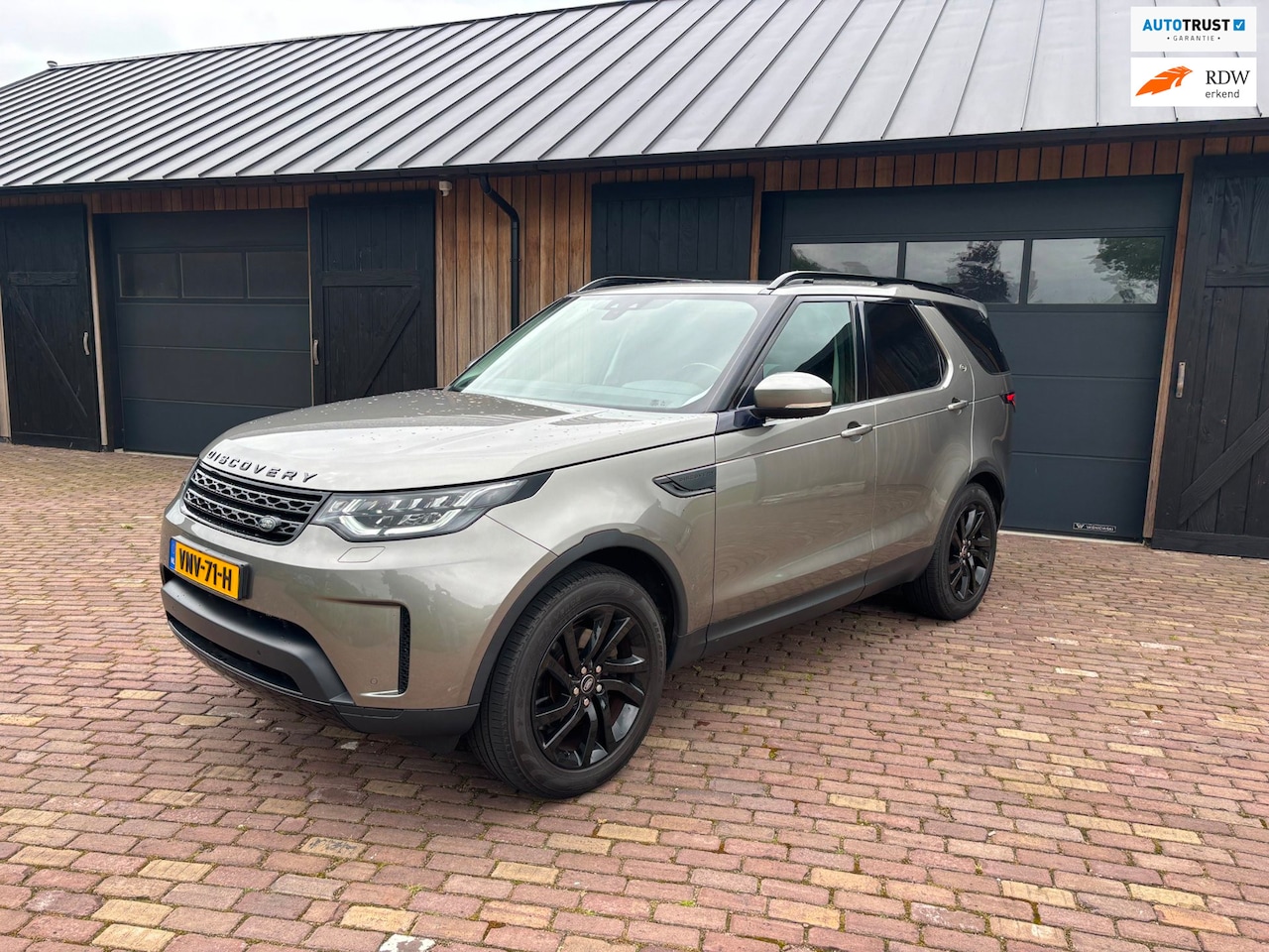 Land Rover Discovery - 3.0 Td6 HSE Luxury 3.0 Td6 HSE Luxury,GRIJS KENTEKEN, EURO 6 MET 3500KG TREKGEWICHT. - AutoWereld.nl