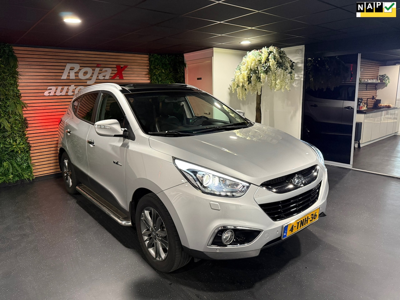 Hyundai ix35 - 1.6i GDI i-Catcher PANO - LEDER - NAVI - TREKHAAK - CAMERA. - AutoWereld.nl