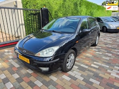 Ford Focus - 1.6-16V Futura 2005 Clima Trekhaak