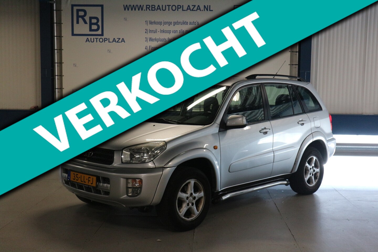Toyota RAV4 - 2.0-16V VVT-i Sol / NW APK / AIRCO / 5 DRS / HAAK / TOP DEAL ! ! ! - AutoWereld.nl