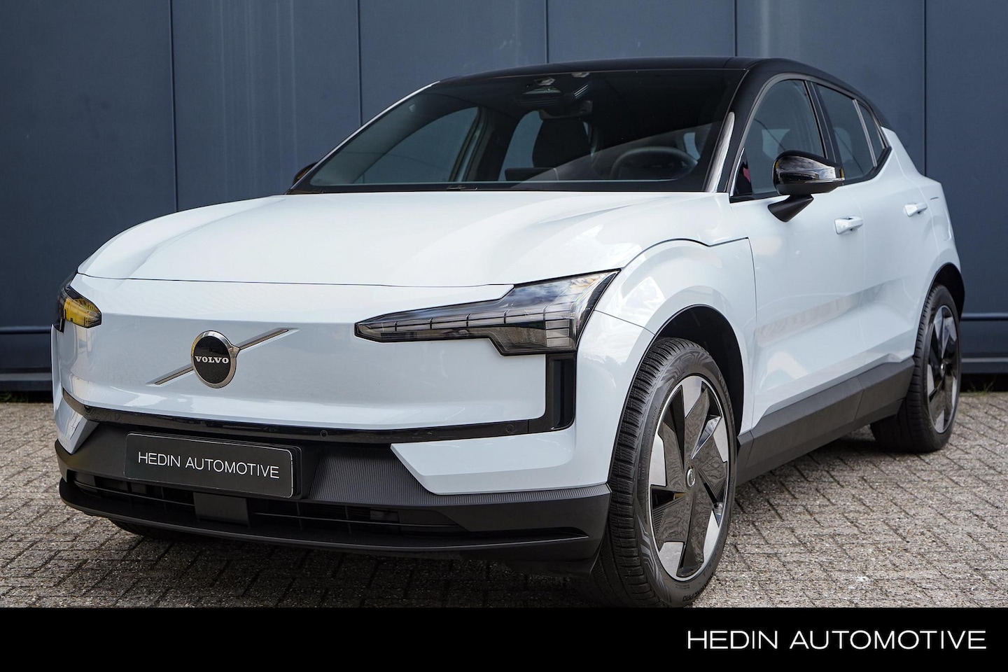 Volvo EX30 - Single Motor Extended Range Plus 69 kWh All Season banden| Stoel- en Stuurverwarming | Zwa - AutoWereld.nl