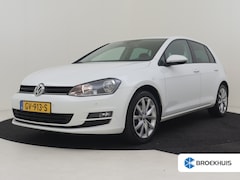 Volkswagen Golf - 1.2 TSI Highline 110PK | Achteruitrijcamera | Parkerrsensoren Voor/achter | Climate contro