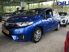 Honda Jazz - 1.3 i-VTEC Comfort automaat 102pk | NL-auto | Parkeersensoren vóór én achter |