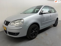 Volkswagen Polo - 1.4-16V Optive Airco # Dealer onderhouden # Lmv # Nap