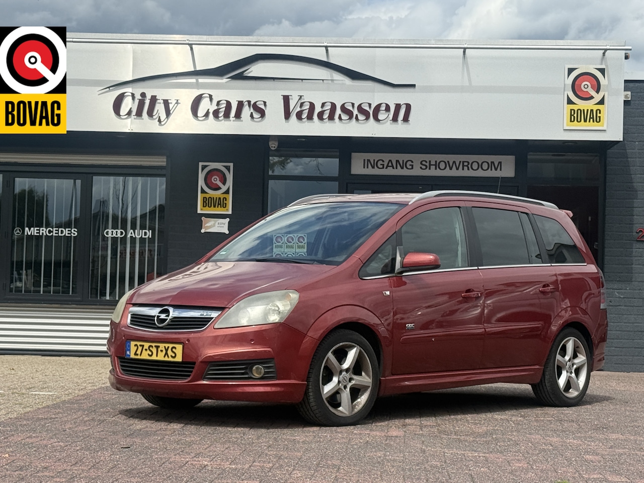 Opel Zafira - 2.2 Cosmo 150 pk climate ctr cruise ctr half leder trekhaak - AutoWereld.nl
