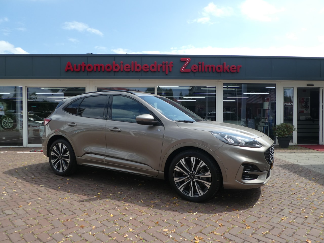 Ford Kuga - 2.5 PHEV ST-Line X Automaat, Hybride, Winterpakket, Elektr. Trekhaak,+ Achterklep - AutoWereld.nl