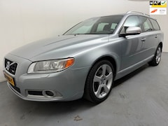 Volvo V70 - 2.0T R-Edition # Leder # Xenon # Trekhaak # Clima # Lmv # Nap