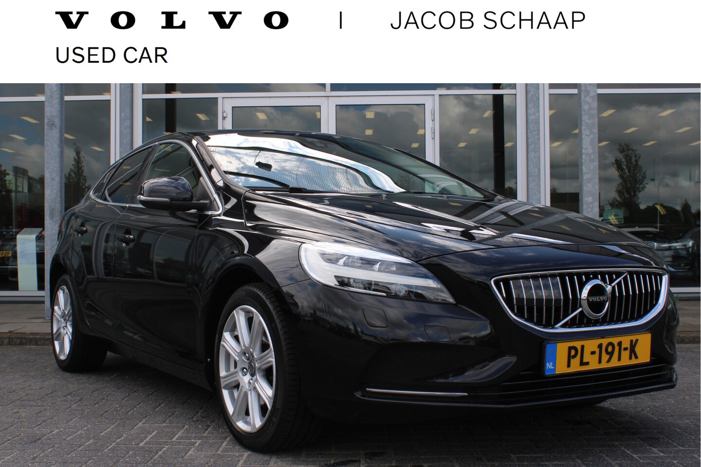 Volvo V40 - 2.0 T3 Nordic+ | Panoramadak | Trekhaak | El. Stoel + geheugen | H&K Audio | PDC + Camera - AutoWereld.nl