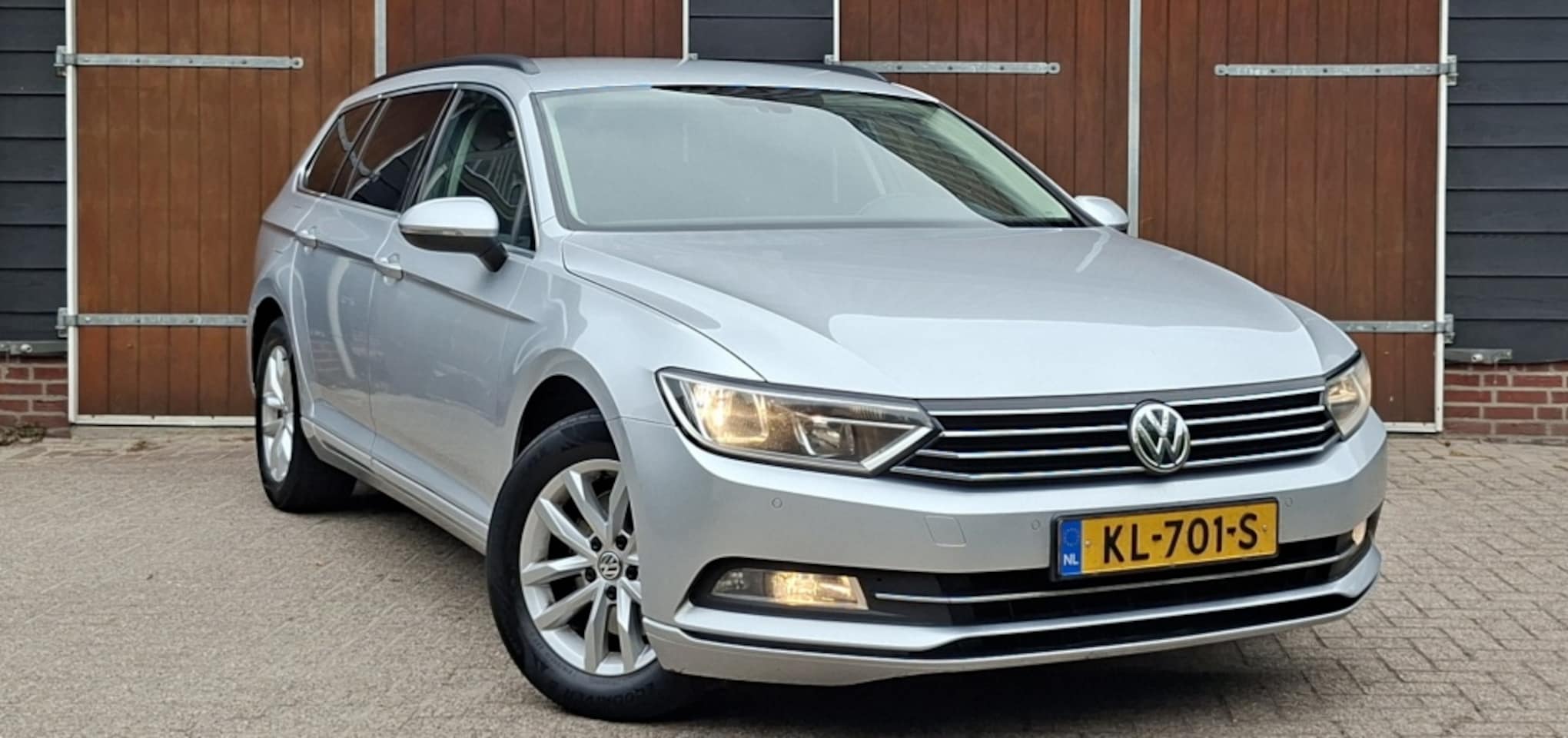 Volkswagen Passat Variant - 2.0 TDI Highline | Automaat | Trekhaak | Keyless | Bluetooth | - AutoWereld.nl
