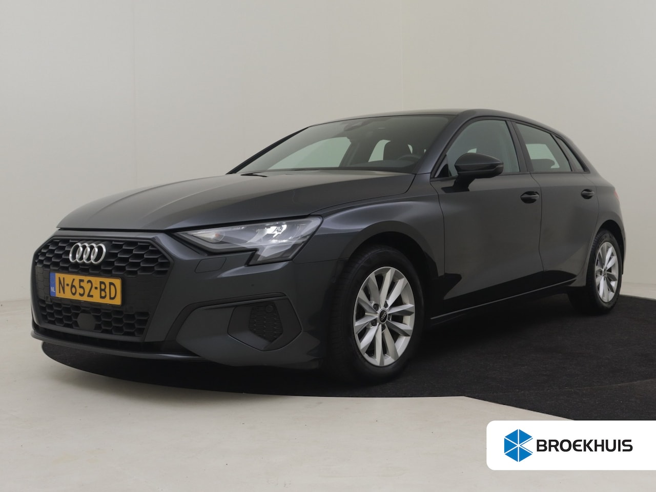 Audi A3 Sportback - 30 TFSI Business edition 110Pk DSG/AUTO | Navigatie | App Connect | Keyless entry/start | - AutoWereld.nl