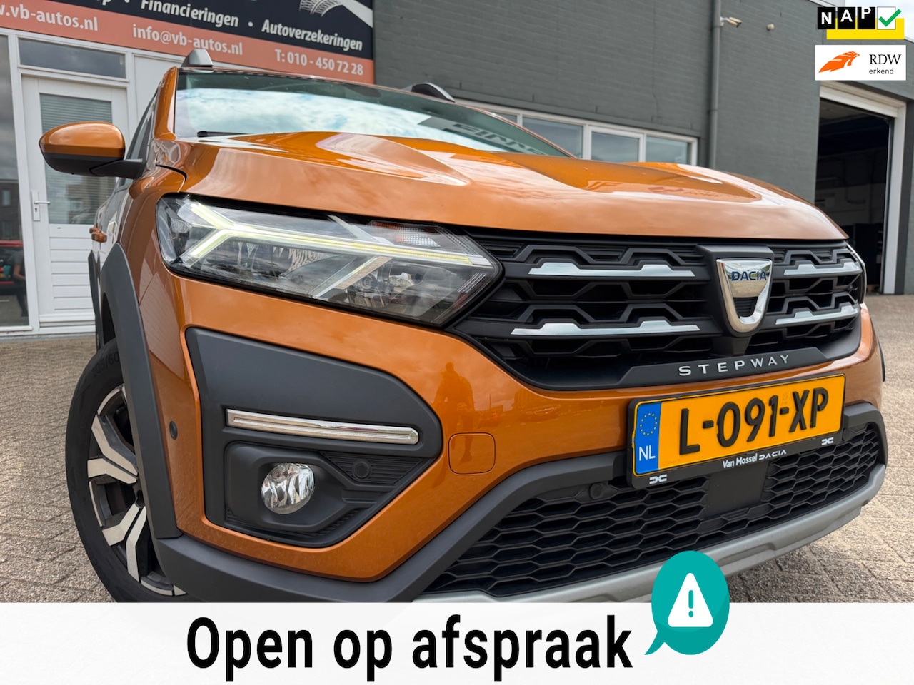 Dacia Sandero Stepway - 1.0 TCe 100 Bi-Fuel Comfort met parkeersensoren / camera en bluetooth telefoon / media en - AutoWereld.nl