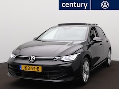 Volkswagen Golf - 1.5 eHybrid Life Edition | Panodak | Zwenkbare trekhaak | Camera | Side-Assist | ACC |