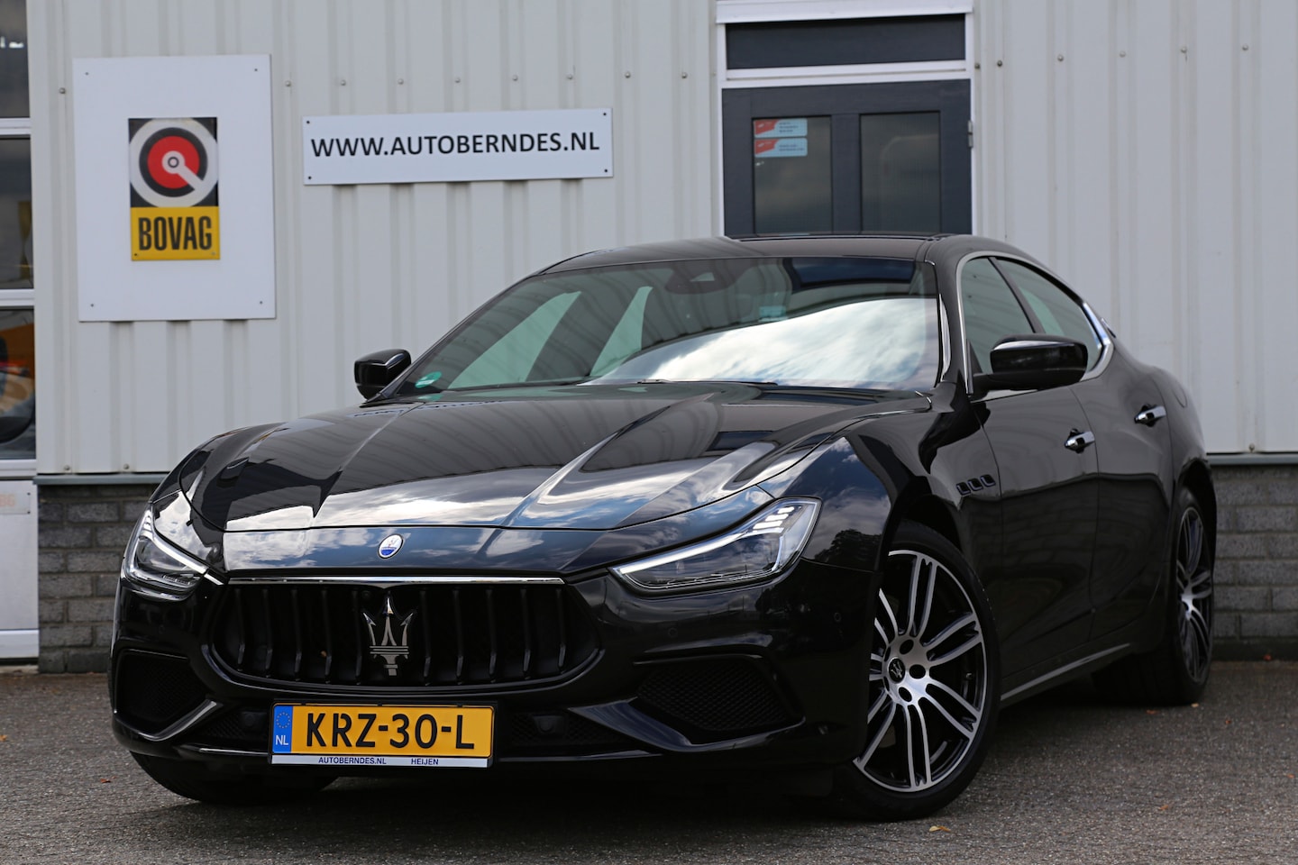 Maserati Ghibli - 2.0 MHEV GranLusso*Perfect Maserati Onderh.*Softclose/Dubbel Glas/ACC met stuurhulp/H&K/DA - AutoWereld.nl