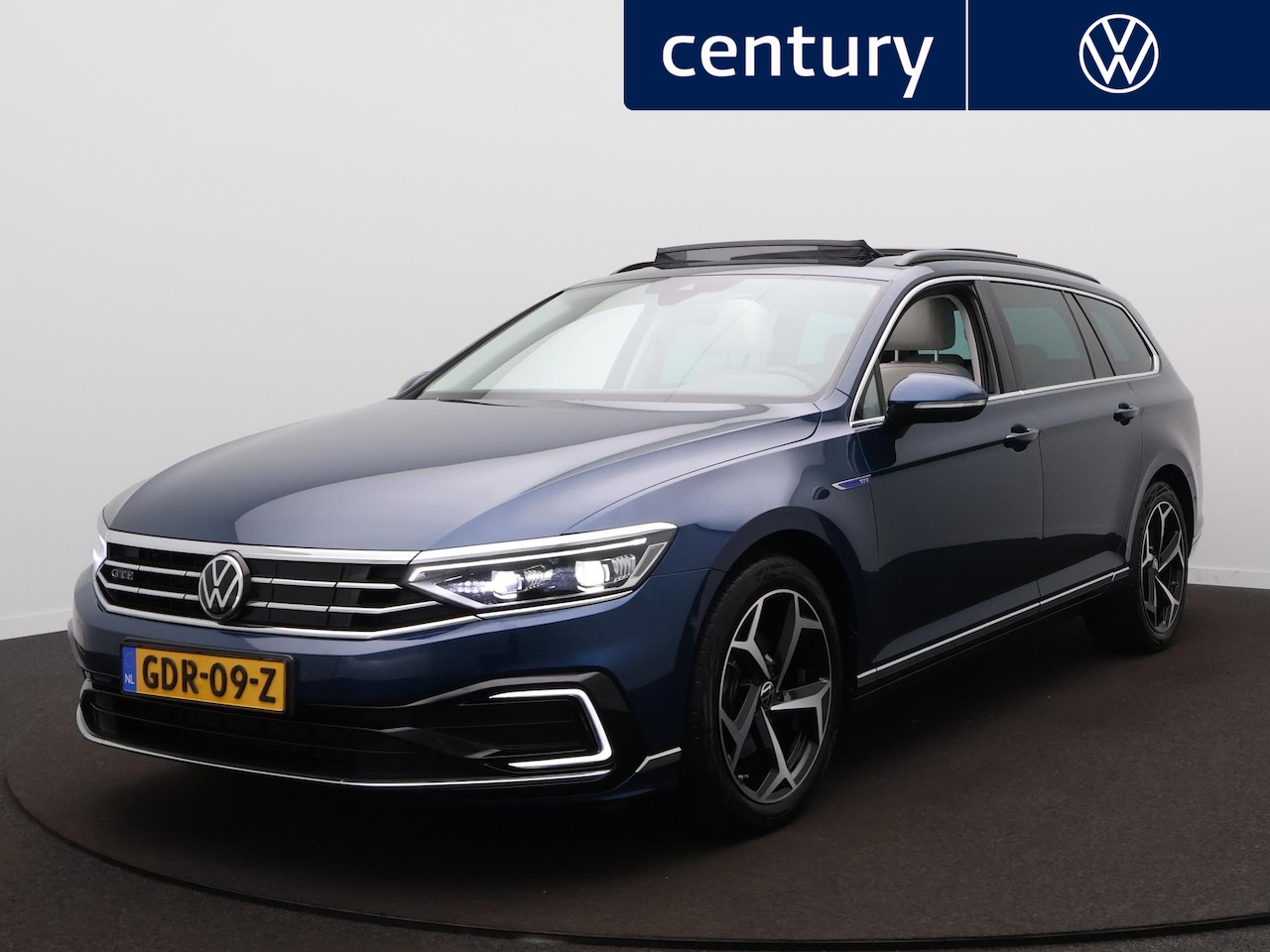 Volkswagen Passat Variant - 1.4 TSI PHEV GTE Business / Panodak / Elek. Trekhaak / 360 Camera / Sfeerverlichting - AutoWereld.nl