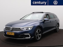 Volkswagen Passat Variant - 1.4 TSI PHEV GTE Business / Panodak / Elek. Trekhaak / 360 Camera / Sfeerverlichting