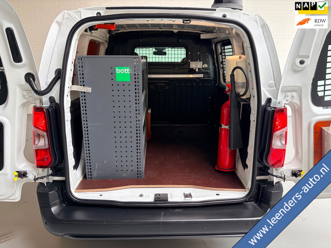 Citroën Berlingo - Servicewagen 1.5 BlueHDI 100pk euro61 L1H1 BOTT inrichting, Victron omvormer v230, Standka - AutoWereld.nl
