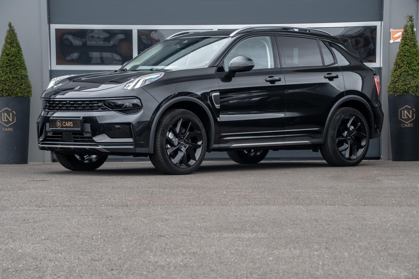 Lynk & Co 01 - BLACK EDITION | Full Leder | De-Chrome | Uniek - AutoWereld.nl