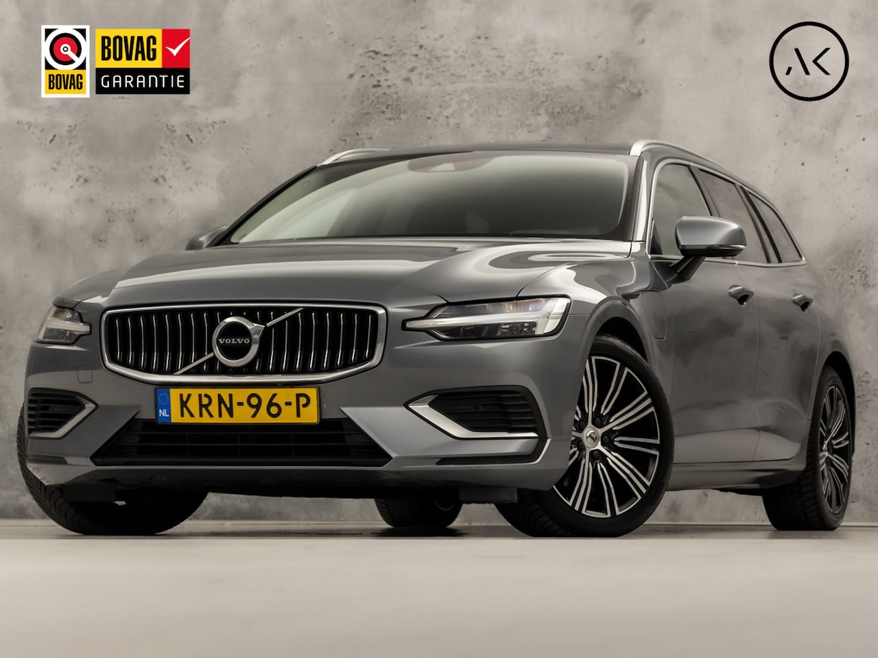 Volvo V60 - 2.0 T6 Recharge AWD Sport 391Pk Automaat (APPLE CARPLAY, GROOT NAVI, CAMERA, LEDER, GETINT - AutoWereld.nl