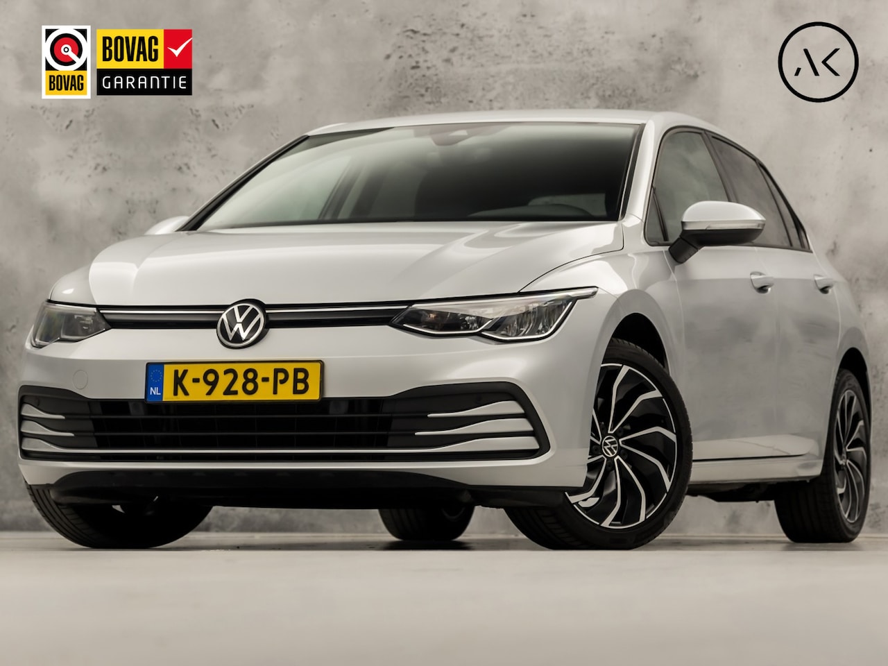 Volkswagen Golf - 1.5 TSI Sport (APPLE CARPLAY, GROOT NAVI, 4 CILINDER, STUUR/STOELVERWARMING, PARKEERSENSOR - AutoWereld.nl