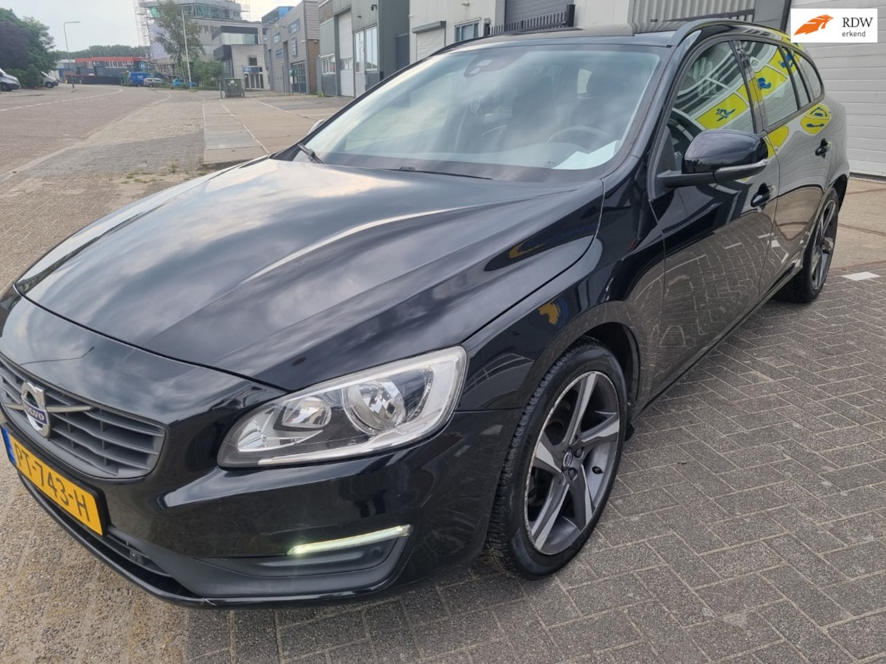 Volvo V60 - 2.0 D3 Summum 2.0 D3 Summum - AutoWereld.nl