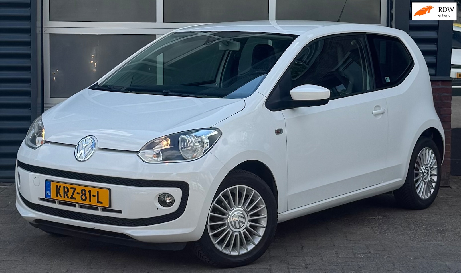 Volkswagen Up! - 1.0 High up! BlueMotion | Airco | Lichtmetalen Velgen | 3-deurs | APK t/m 31-07-2027 - AutoWereld.nl